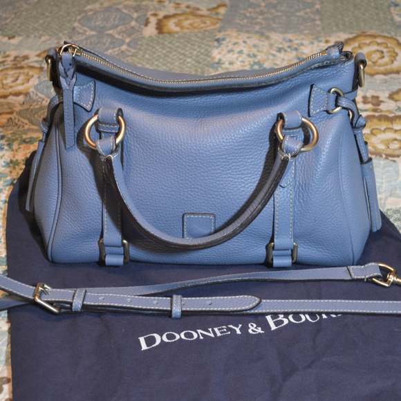 Dooney & Bourke Handbags - Beautiful Dooney & Bourke Blue Pebble Satchel EUC